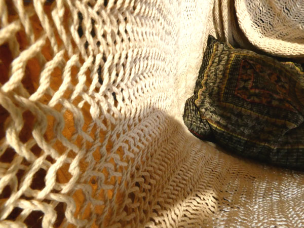 Hamac siège mexicain HSM coton naturel Écru Siège suspendu mexicain, fait main, offrant un confort exceptionnel et un style élégant pour l'intérieur ou l'extérieur.