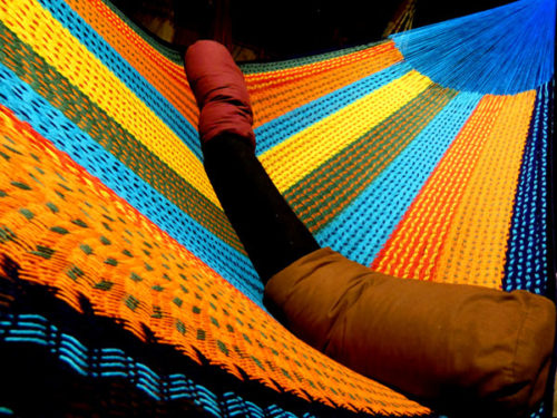 Hamac mexicain Matrimonial , fait main, en coton de qualité, grand confort à partager en famille,au jardin ou dans la maison.