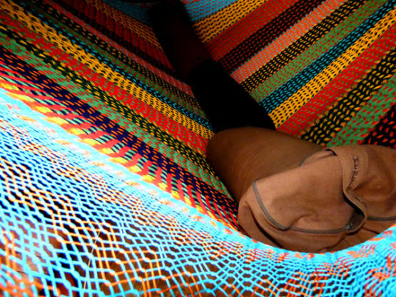 détail tissage hamac mexicain traditionnel filet coton