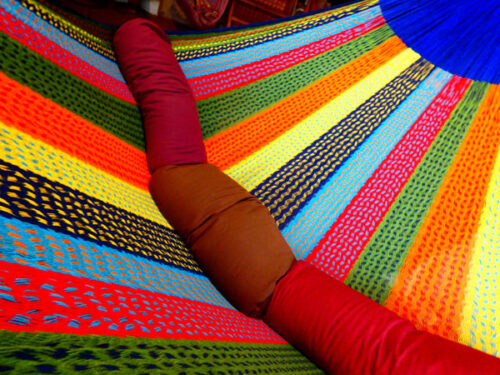 hamac mexicain familial ,tissage coton, suspentes synthétique.